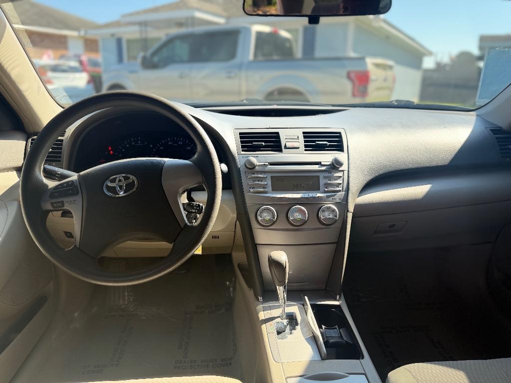 Toyota Camry photo 7