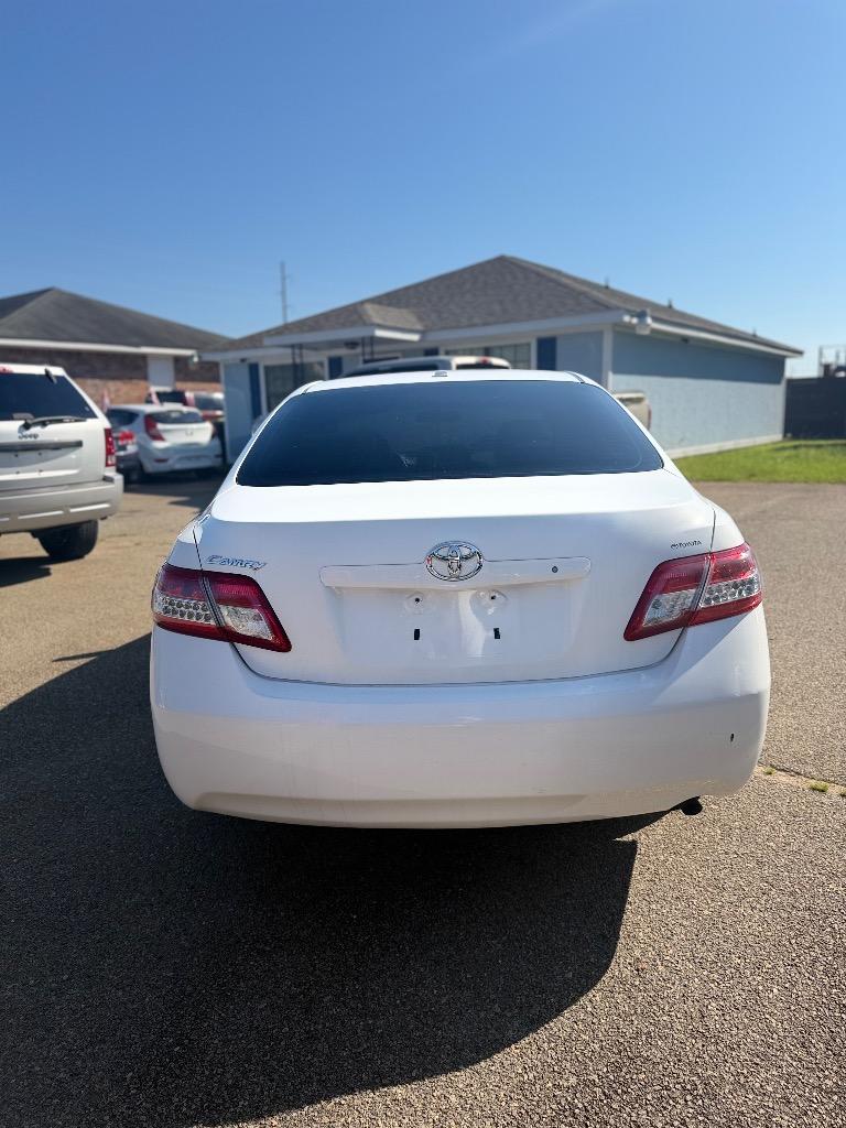 Toyota Camry photo 4