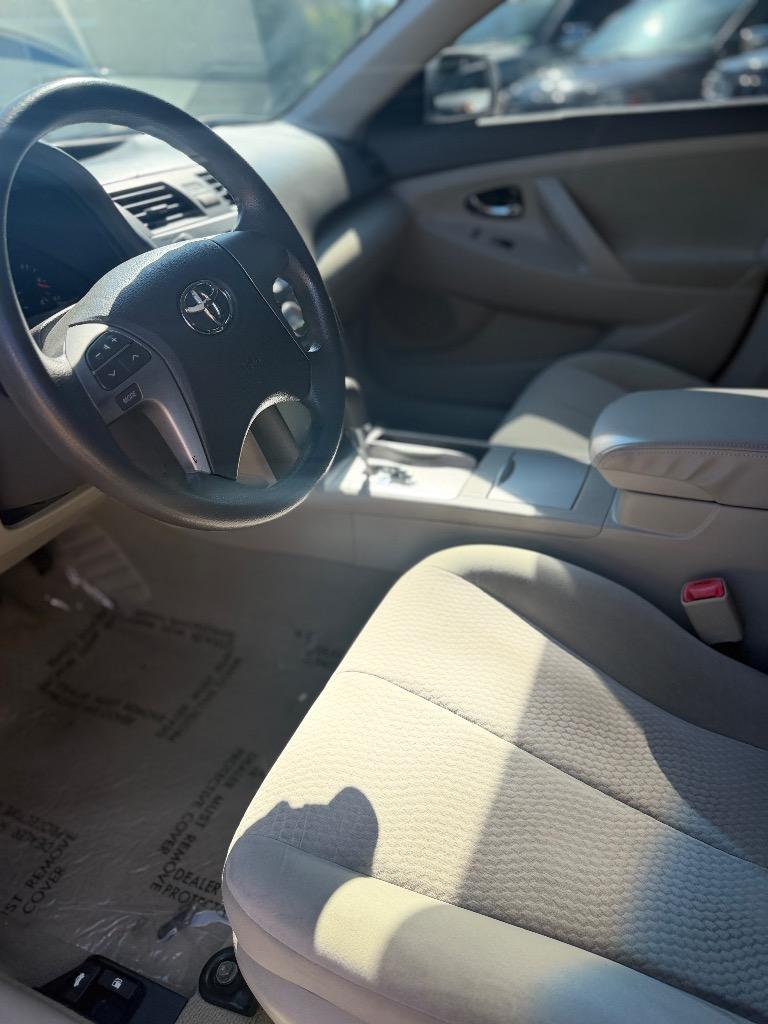 Toyota Camry photo 8
