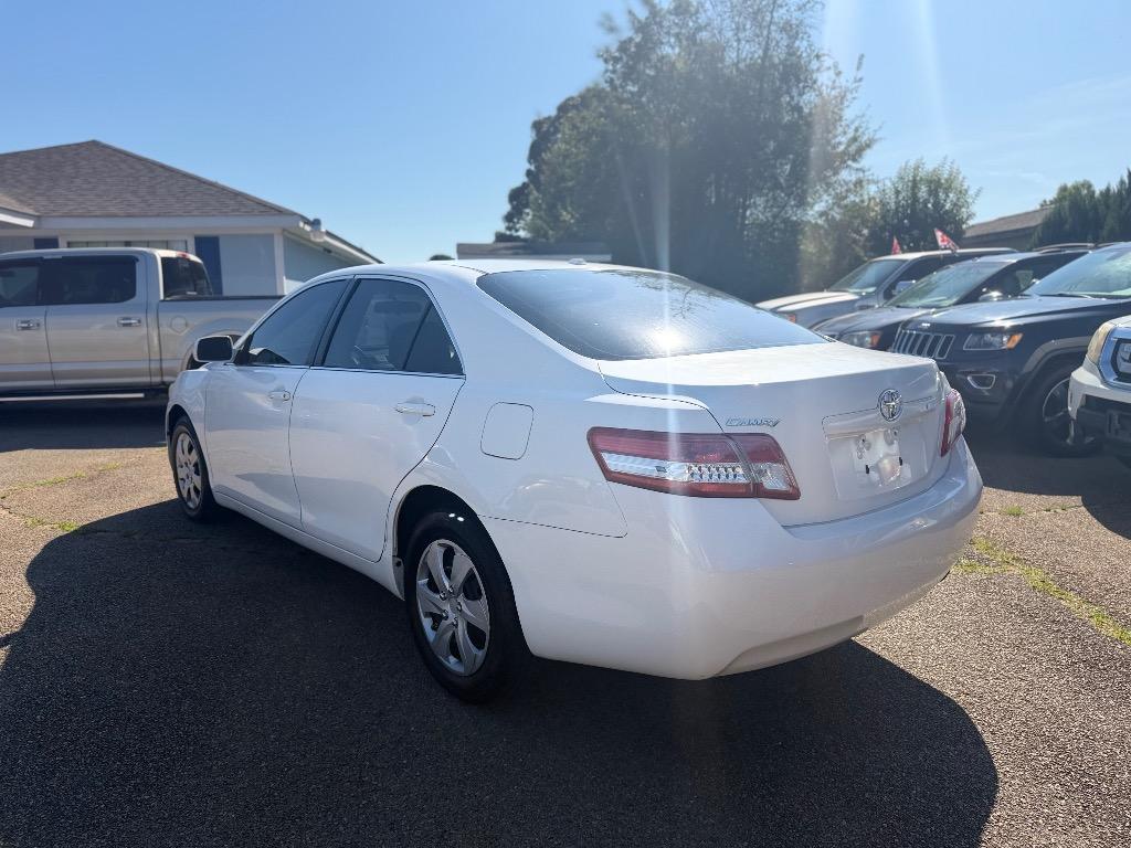 Toyota Camry photo 5