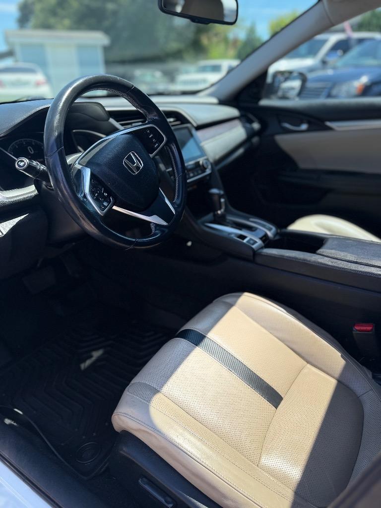 Honda Civic photo 8