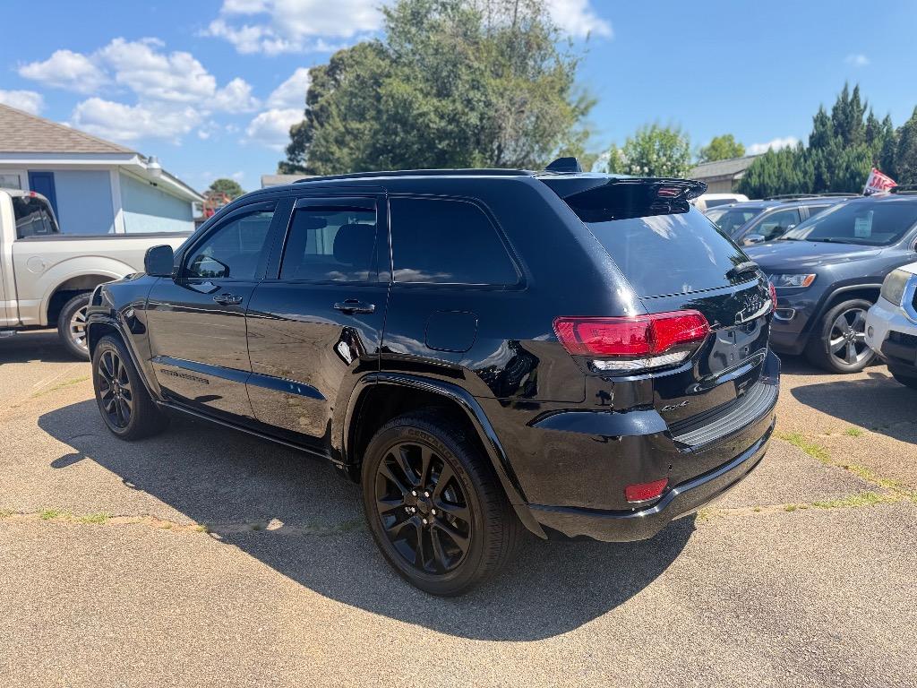 Jeep Grand Cherokee photo 5