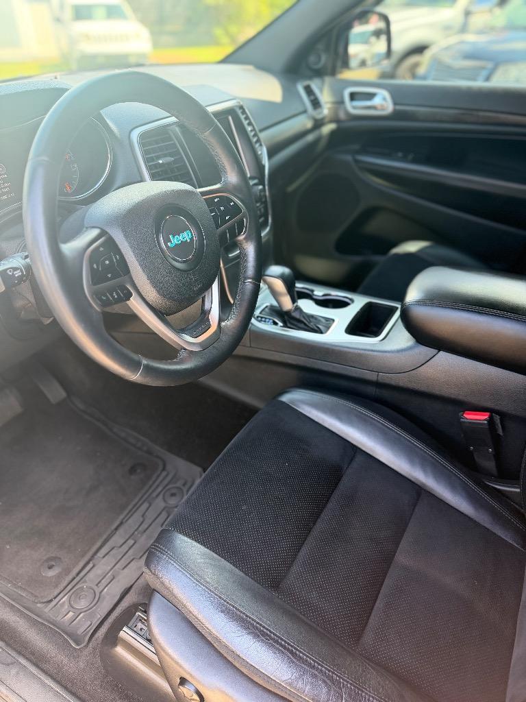 Jeep Grand Cherokee photo 8