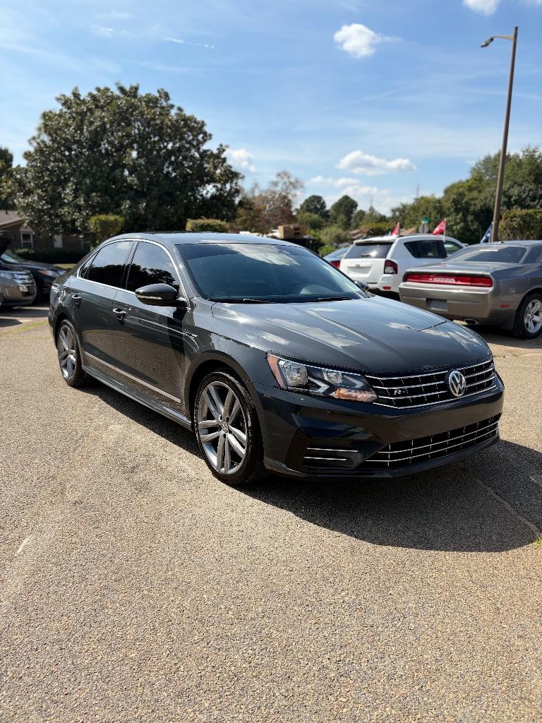 2017 Volkswagen Passat R-Line