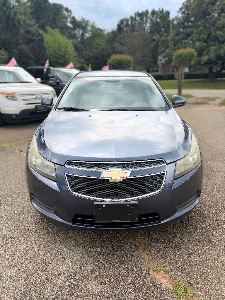 Chevrolet Cruze photo 2