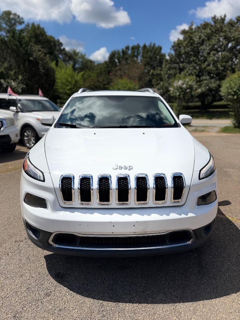 Jeep Cherokee photo 2