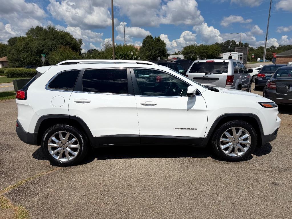 Jeep Cherokee photo 3