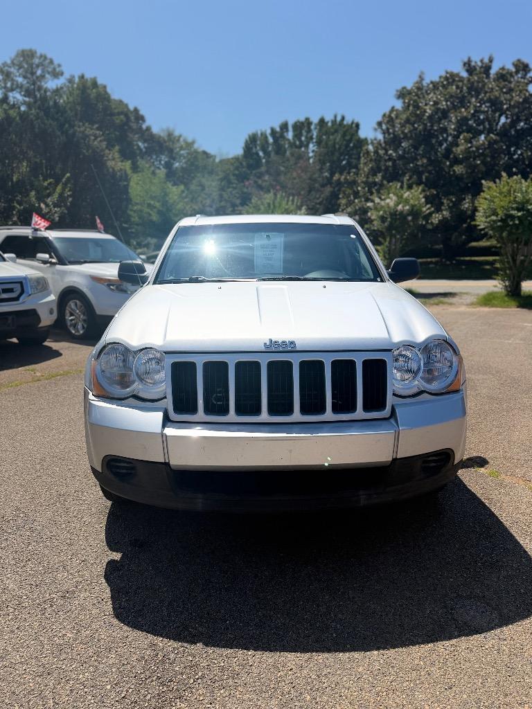 Jeep Grand Cherokee photo 2