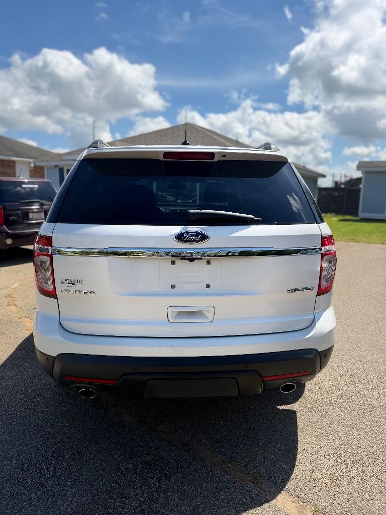 Ford Explorer photo 4