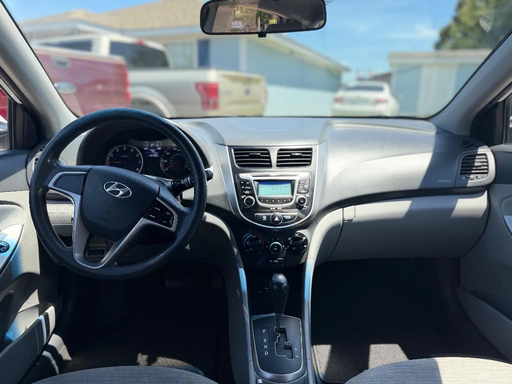Hyundai Accent photo 7