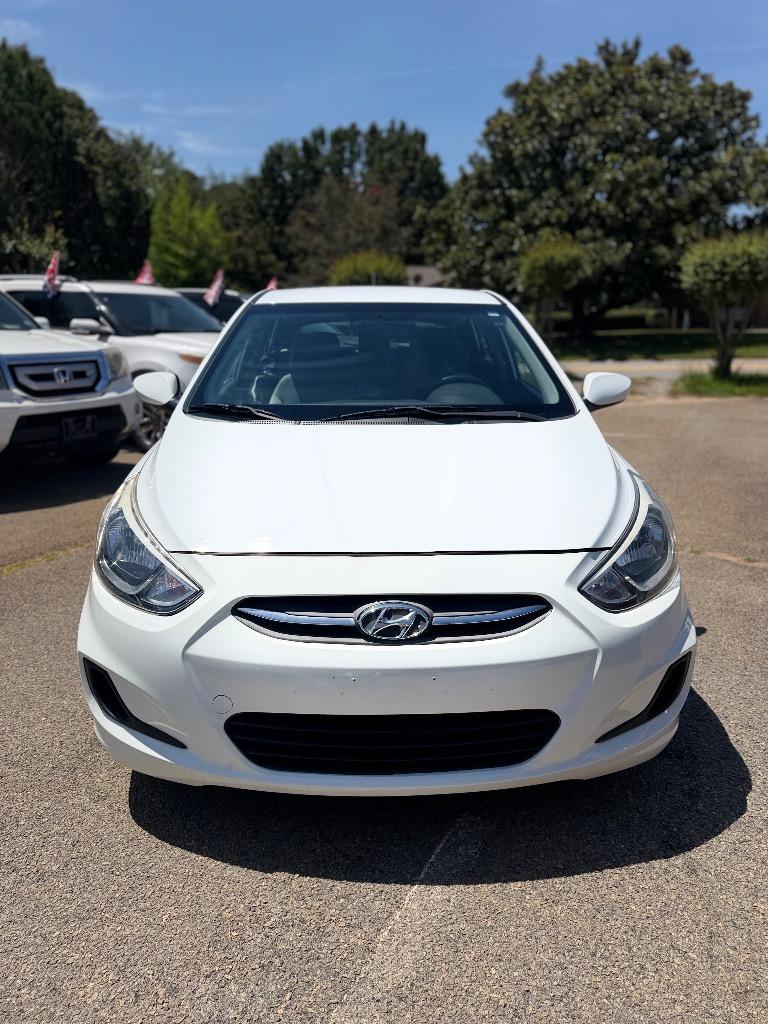 Hyundai Accent photo 2